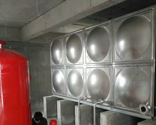 济南某医院28吨保温水箱项目