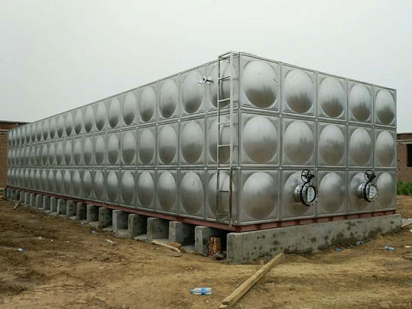 周口某某养猪场300吨生活水箱