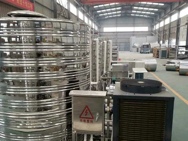 圆柱型济南不锈钢水箱生产车间